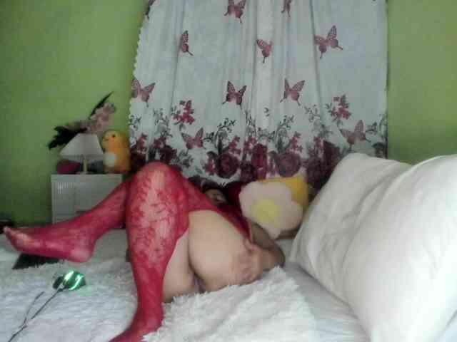 RoseTinz45 webcam
