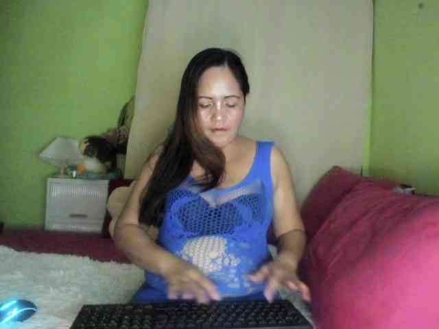 RoseTinz45 webcam