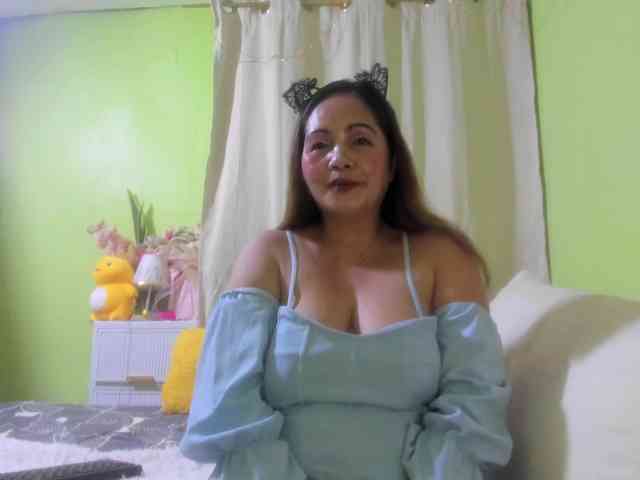 RoseTinz45 webcam