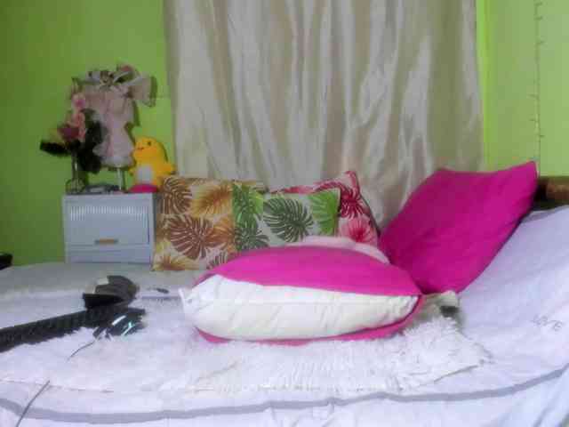 RoseTinz45 webcam