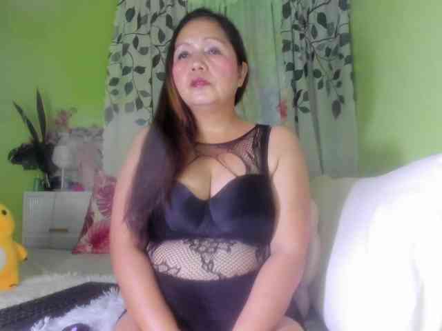 RoseTinz45 webcam