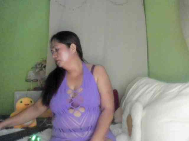 RoseTinz45 webcam