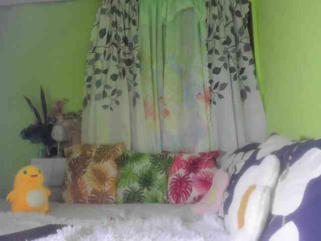 RoseTinz45 webcam