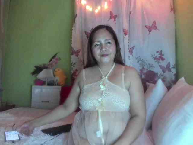 RoseTinz45 webcam