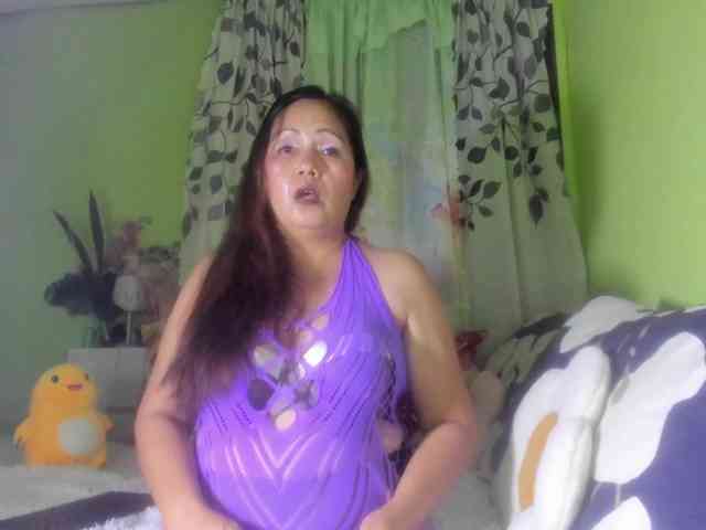 RoseTinz45 webcam