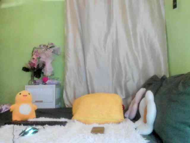 RoseTinz45 webcam