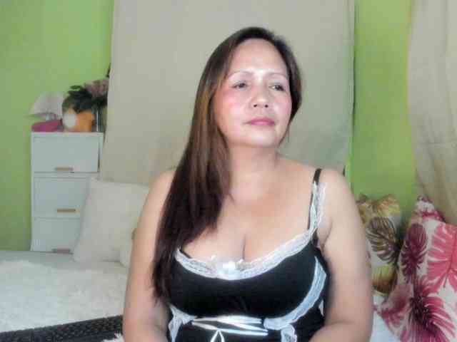 RoseTinz45 webcam