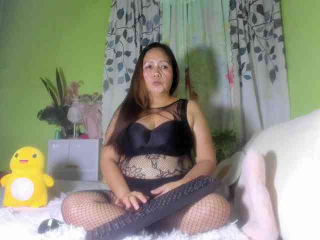 RoseTinz45 webcam