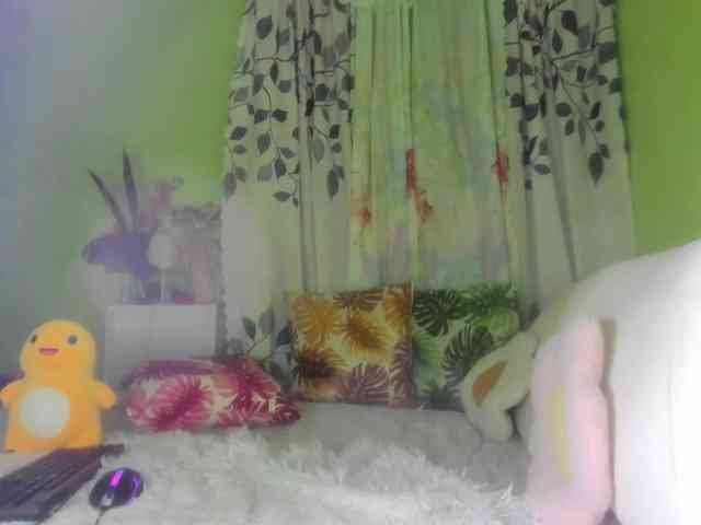 RoseTinz45 webcam
