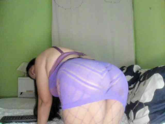 RoseTinz45 webcam