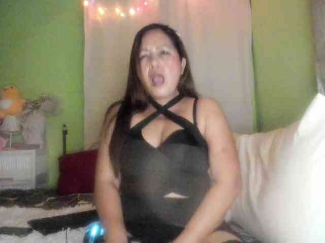 RoseTinz45 webcam