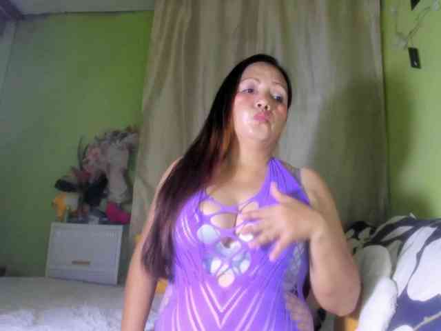 RoseTinz45 webcam