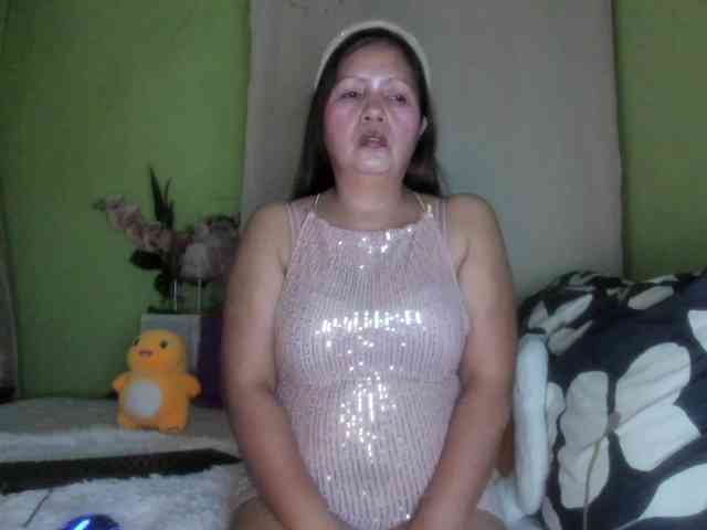 RoseTinz45 webcam