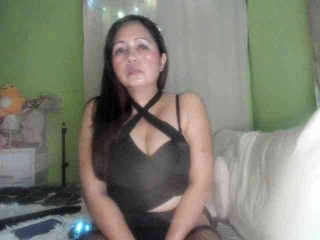 RoseTinz45 webcam
