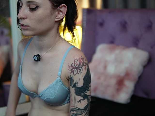 SaraiAngel live cam on UnifiedCams