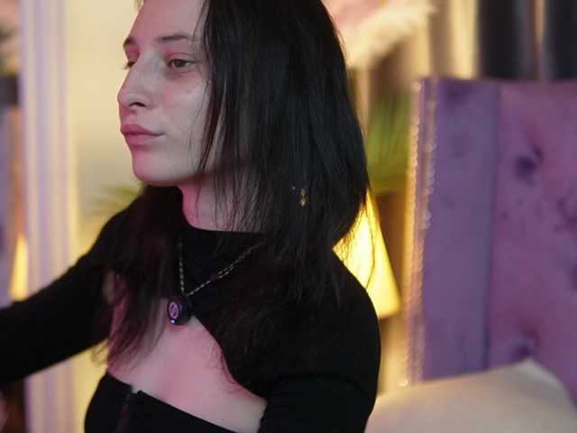 SaraiAngel's BongaCams show and profile