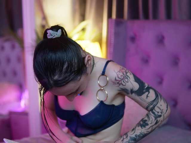 SaraiAngel live cam on BongaCams