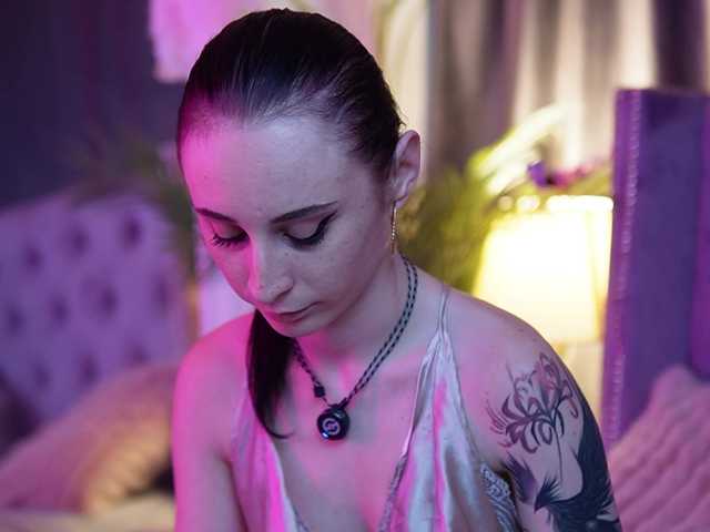 SaraiAngel live cam on UnifiedCams