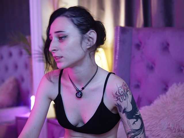 SaraiAngel live cam on BongaCams