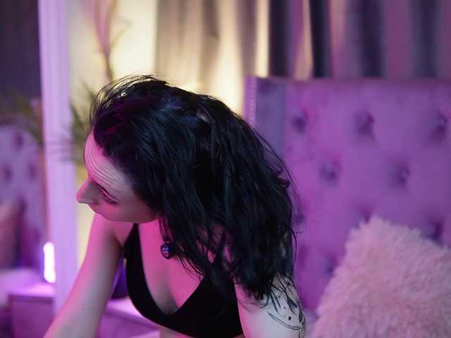 SaraiAngel live cam on BongaCams