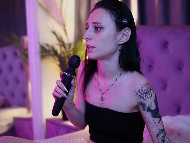 SaraiAngel live cam on BongaCams