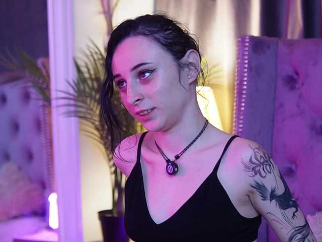SaraiAngel live cam on BongaCams