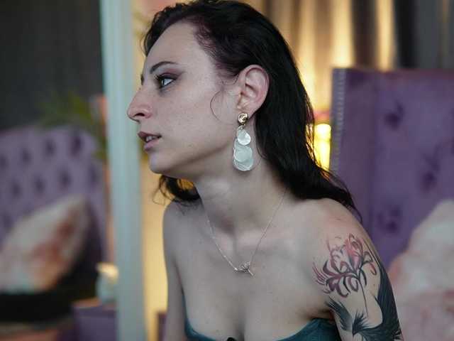 SaraiAngel live cam on UnifiedCams