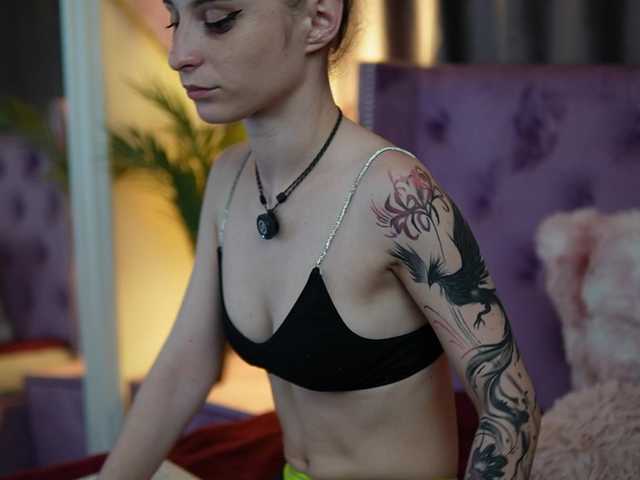 SaraiAngel live cam on BongaCams