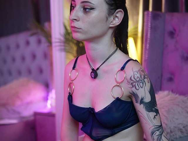 SaraiAngel live cam on BongaCams