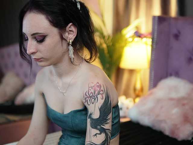 SaraiAngel live cam on UnifiedCams