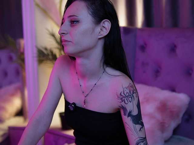 SaraiAngel live cam on BongaCams