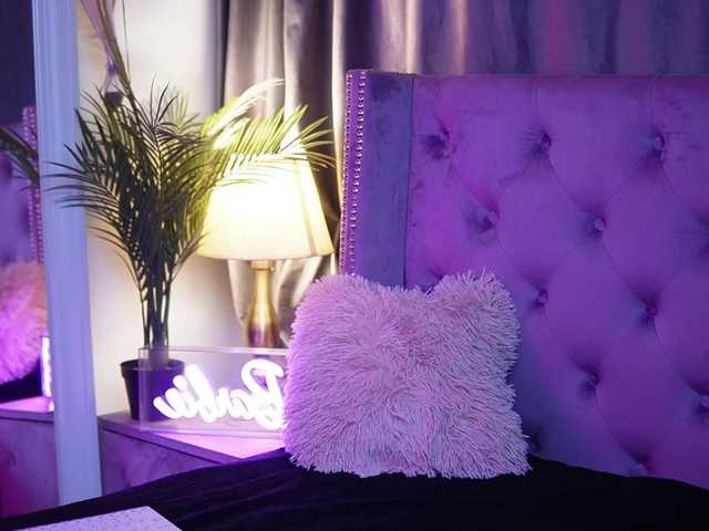SaraiAngel live cam on BongaCams