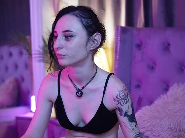 SaraiAngel live cam on BongaCams