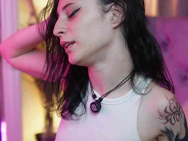 SaraiAngel webcam
