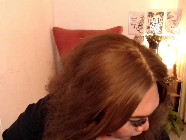 CuteyCumShasha live cam preview
