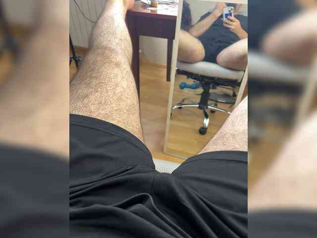 Ruslan001-11 Live Webcam on BongaCams