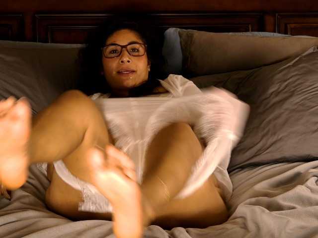 Juicyteacher85 live cam on BongaCams