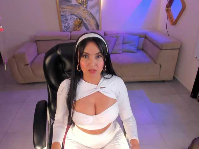 AshleyJhonson live cam on BongaCams