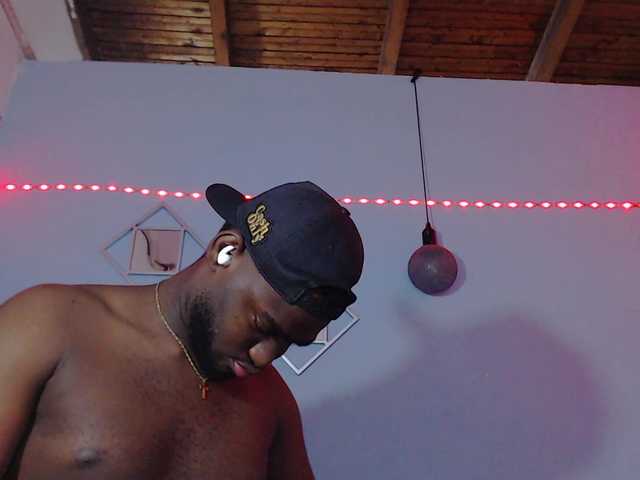 BlackStalliion69 live cam