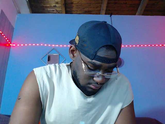 BlackStalliion69 live cam
