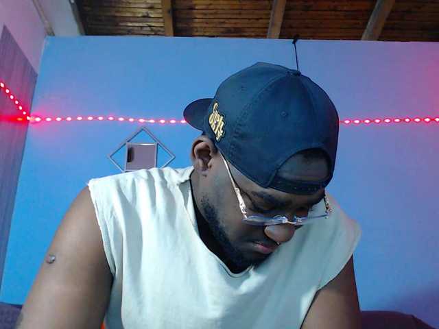BlackStalliion69 live cam