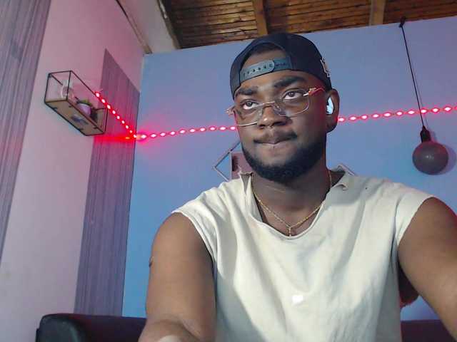 BlackStalliion69 live cam