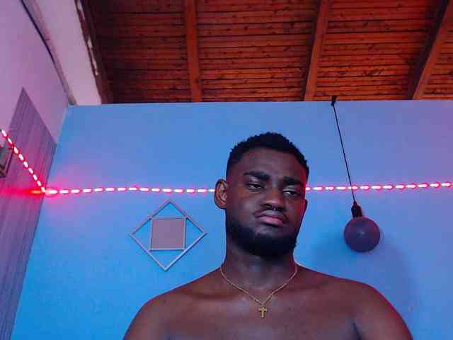 BlackStalliion69 Sex Cam Show