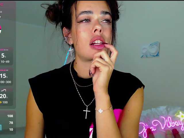 GiaVibey, en directo ahora en BongaCams