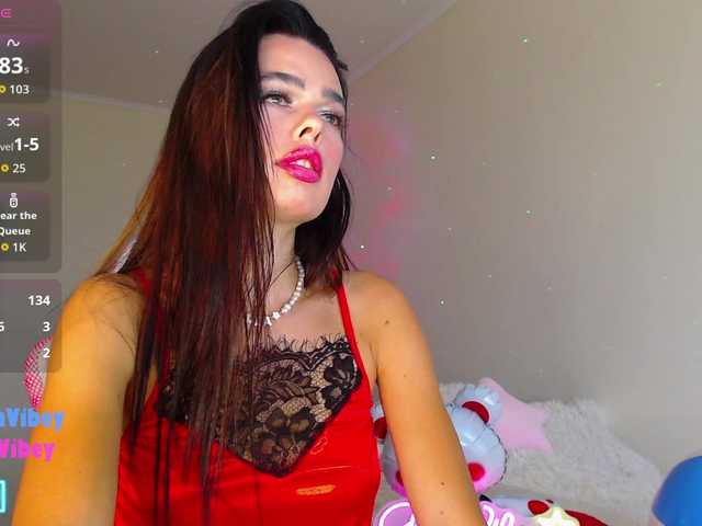 le modèle GiaVibey est en webcam porno dans un show sur le site bongacams, il possède les tags suivants: White/Caucasian,Brunette,Shaved