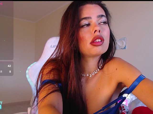 GiaVibey live cam on BongaCams