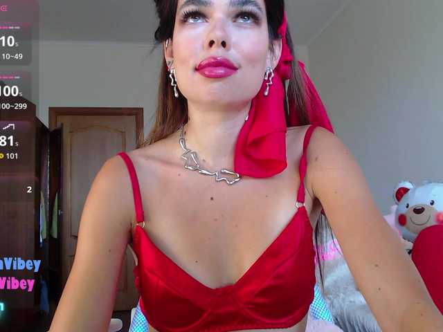 GiaVibey live webcam show
