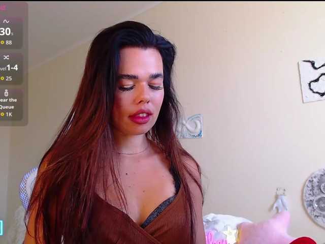 GiaVibey, live now on BongaCams