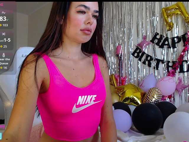 GiaVibey live cam on BongaCams