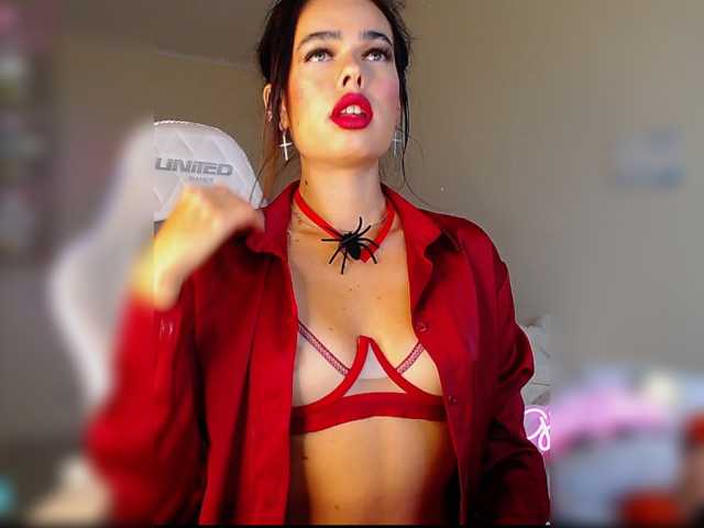 GiaVibey live cam on BongaCams